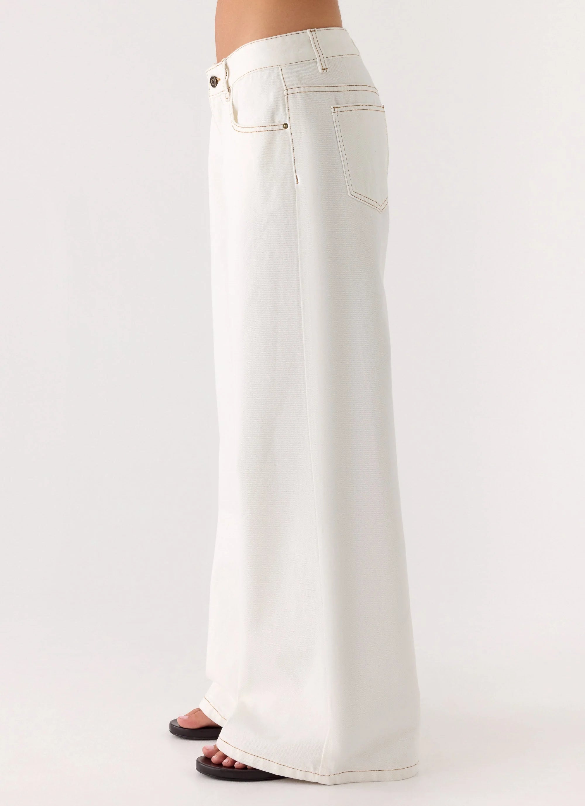 Neo Low Rise Wide Leg Denim Jeans Ivory