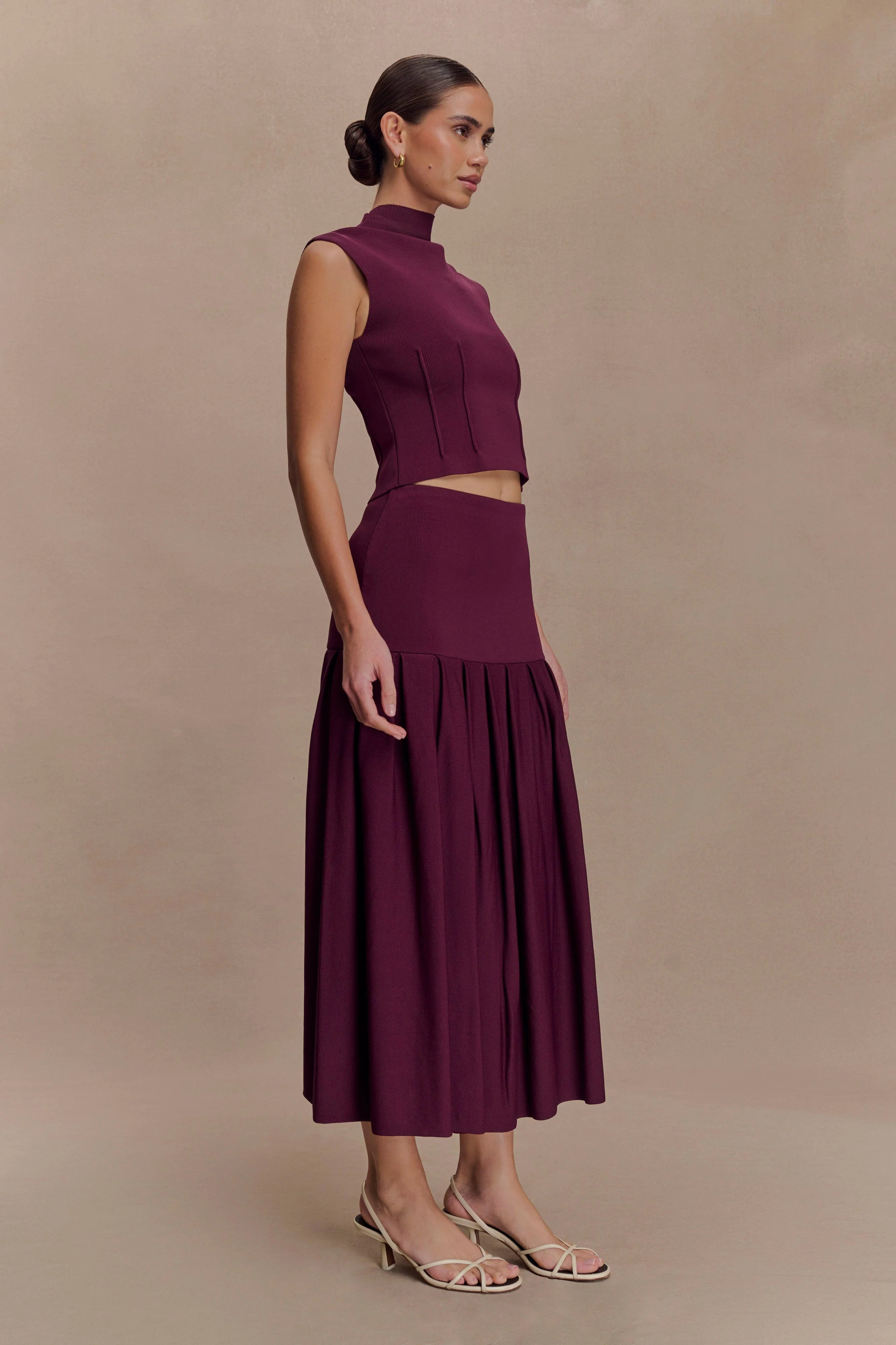 Romaine High Neck Bandage Knit Top Wine