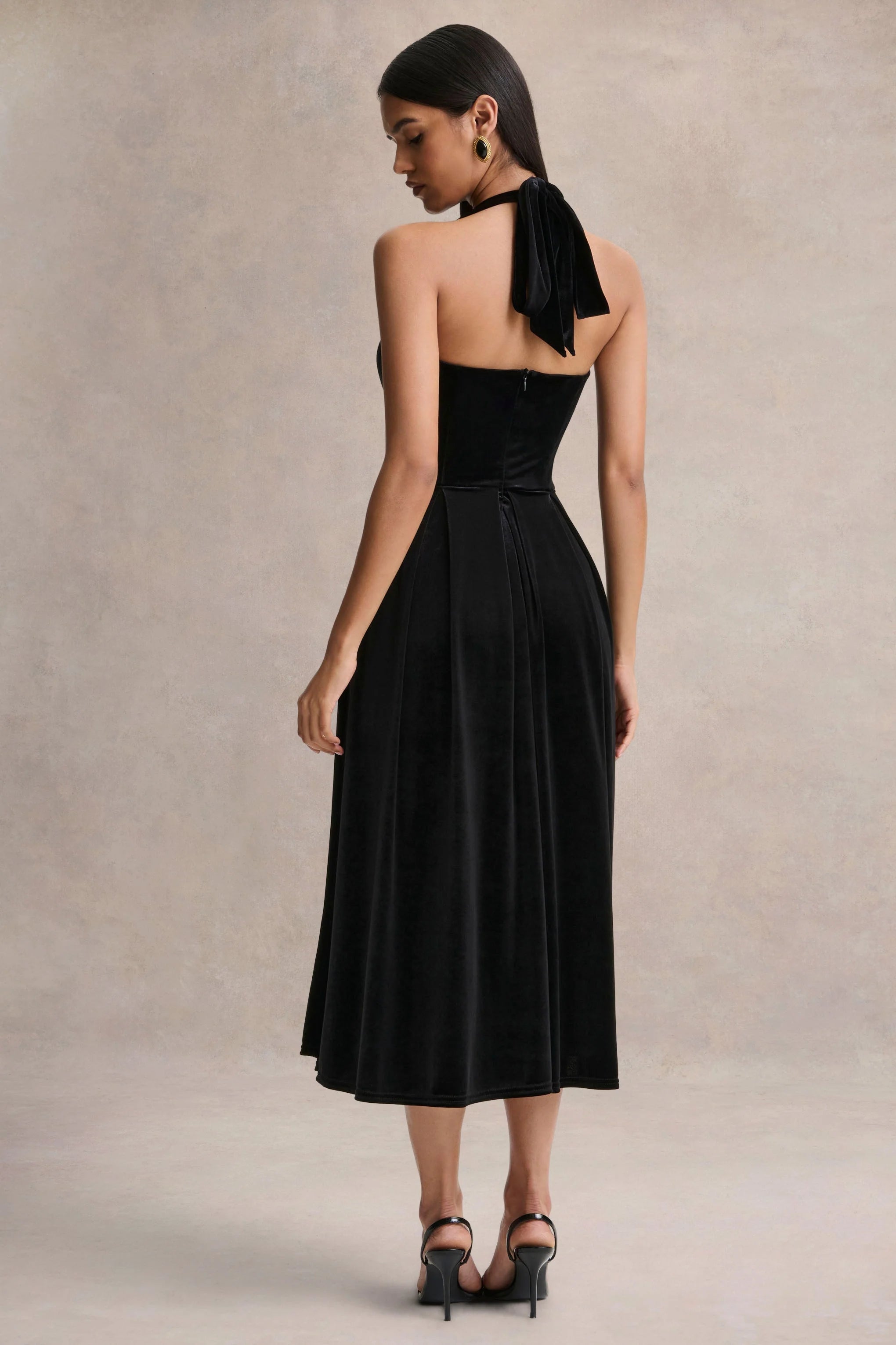 Esmeray Black Velvet Sweetheart Neck Midi Dress